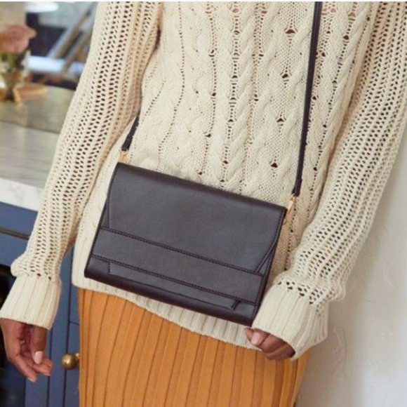 Summer & Rose poncho and purse - Picture 5 of 8